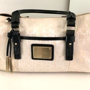 Calvin Klein Shoulder Bag